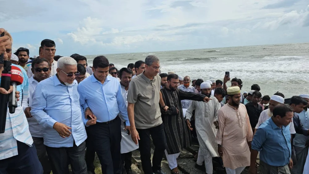 দেশের স্বার্থ ও জনস্বার্থ বিবেচনায় নাফ নদীর সীমান্ত সড়ক পোল্ডারের কাজ সম্পন্ন করা হবেঃ পানিসম্পদ মন্ত্রী।